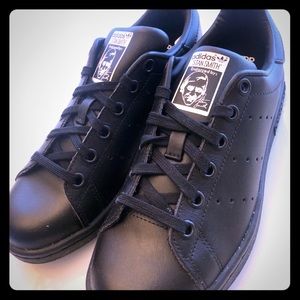 BNWB Adidas Stan Smith black size 4.5 boys